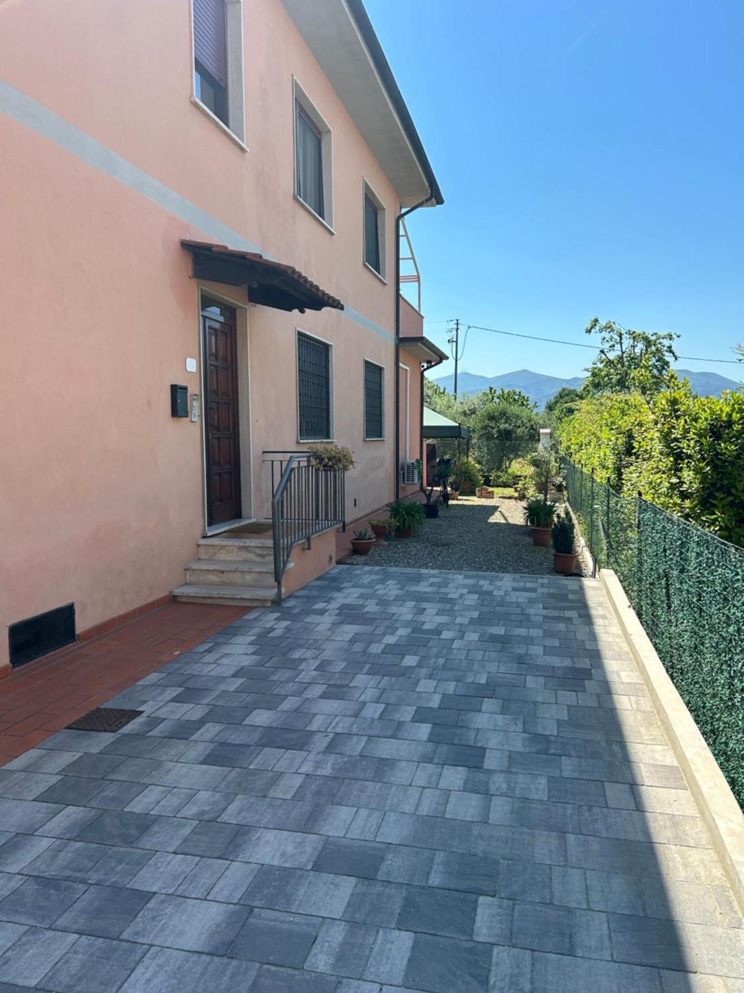 Albi'S House,Terrazza ,Wi-Fi, Parcheggio, Ac Apartamento Lucca Exterior foto