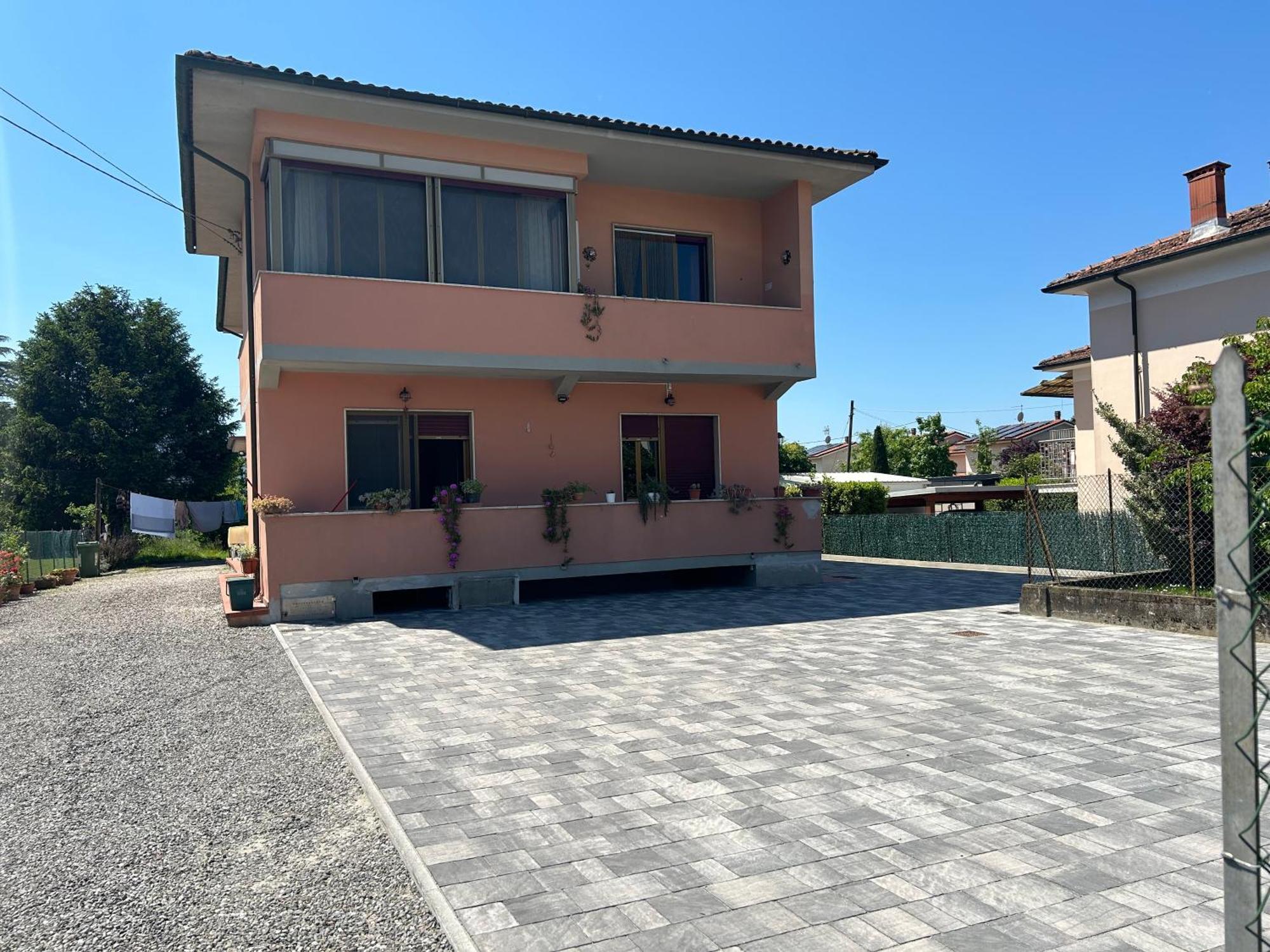 Albi'S House,Terrazza ,Wi-Fi, Parcheggio, Ac Apartamento Lucca Exterior foto