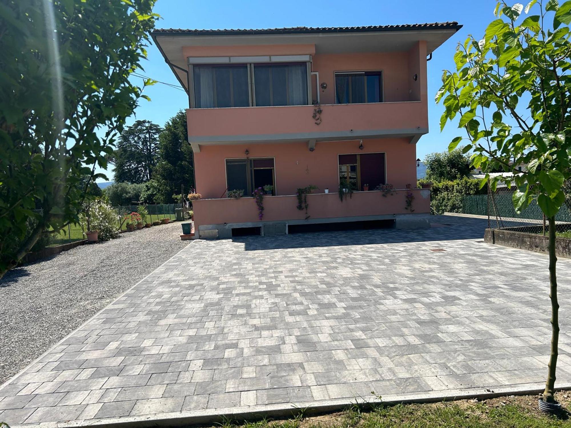 Albi'S House,Terrazza ,Wi-Fi, Parcheggio, Ac Apartamento Lucca Exterior foto